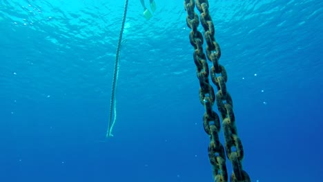 Anchor-Chain-Close-Up-POV