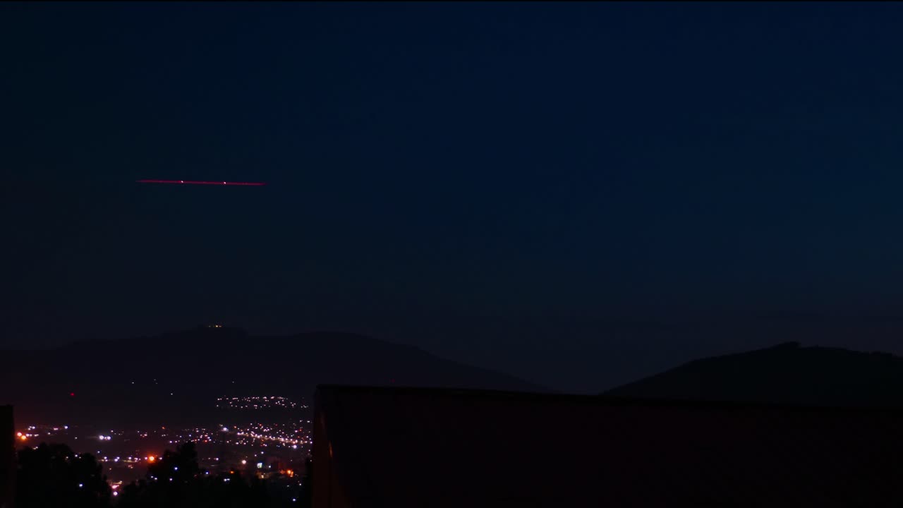 아디스아바바 공항의 착륙장으로 향하는 비행기 전환점에서 찍은 이 사진