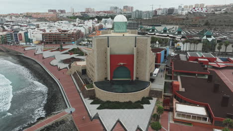the alfredo kraus auditorium from the sky: a cultural icon of las palmas de gran canaria.