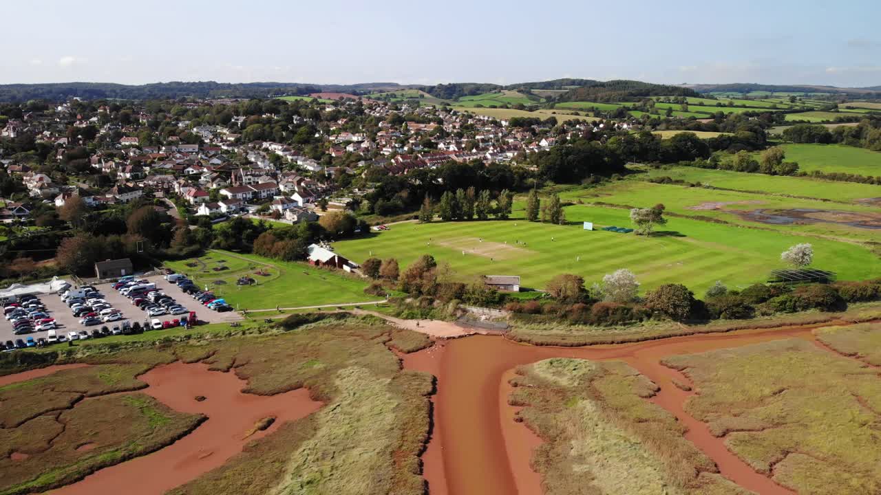 antena sobre el estuario de la nutria con vista al club de cricket budleigh salterton