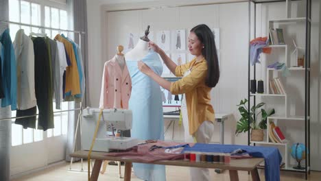 diseñador de moda en el trabajo