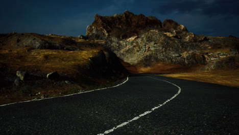 vista aérea de la gran carretera del océano al atardecer