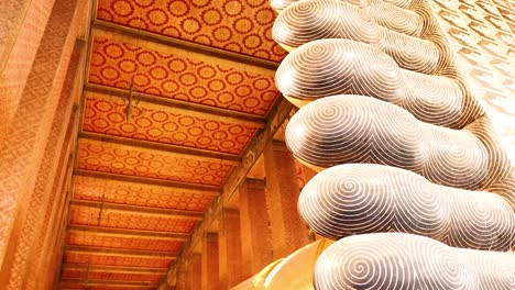 golden buddha statue in bangkok temple