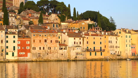 Rovinj,-Kroatien---Wunderschöne-Skyline-Der-Stadt