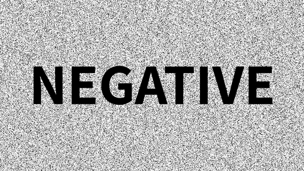 negativo. palabra sobre el hombre problema en la pantalla vieja ruidosa. bucle de interferencia vhs. vintage fondo animado, imágenes