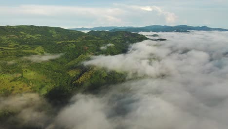 Bewölkt,-Tolle-Landschaft-Und-Tropische-Regenwälder-Von-Costa-Rica