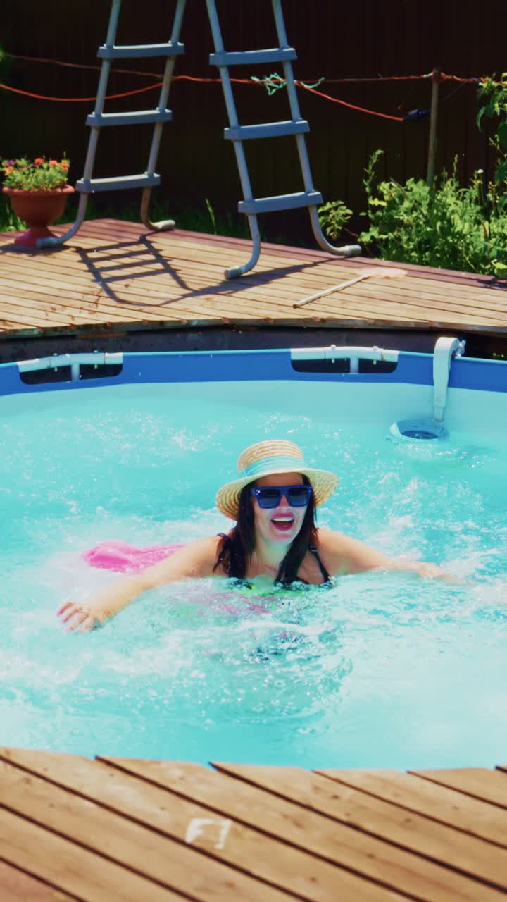 A Vibrant Summer Day by the Pool: A Joyful Moment of Fun and Relaxation in the Water with a Colorful Swimwear Ensemble