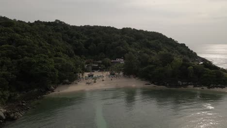 Beach-in-between-palmtrees-in-Thailand