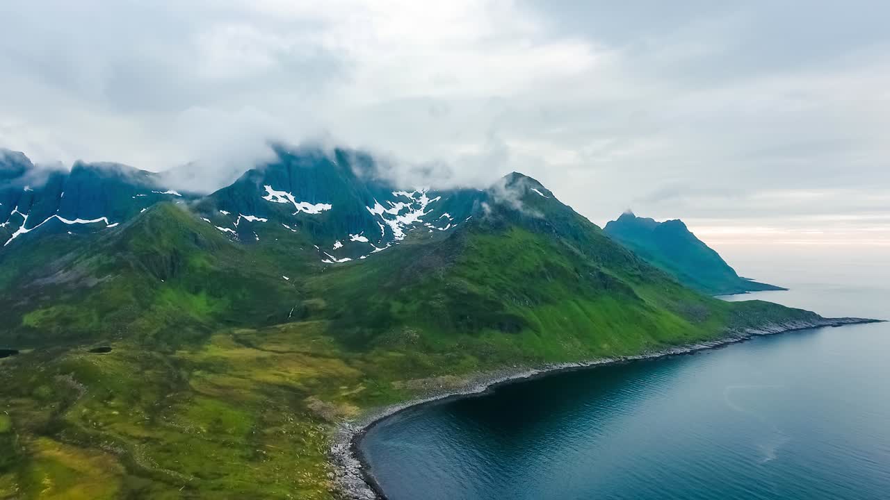 Mefjordvær, isola di Senja. Splendido paesaggio naturale norvegese, Mefjord