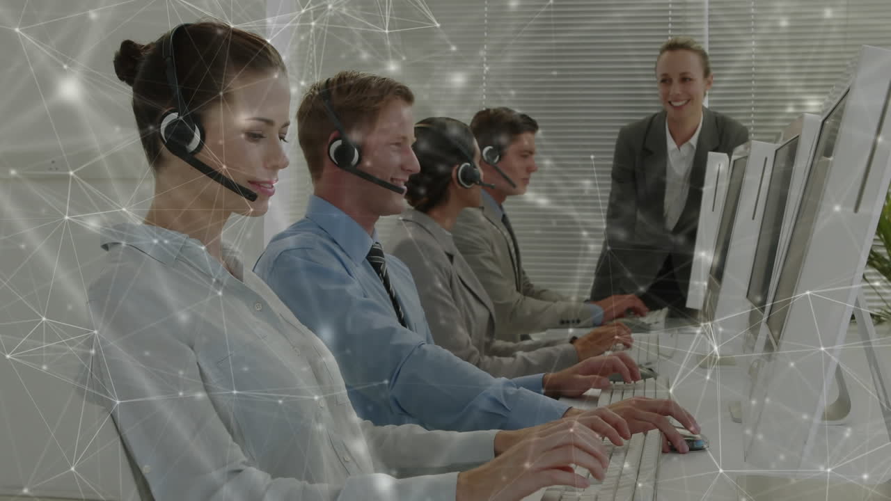 전화 헤드 ⁇ 을 착용 한 사업가 들 을 통한 연결 네트워크 의 애니메이션