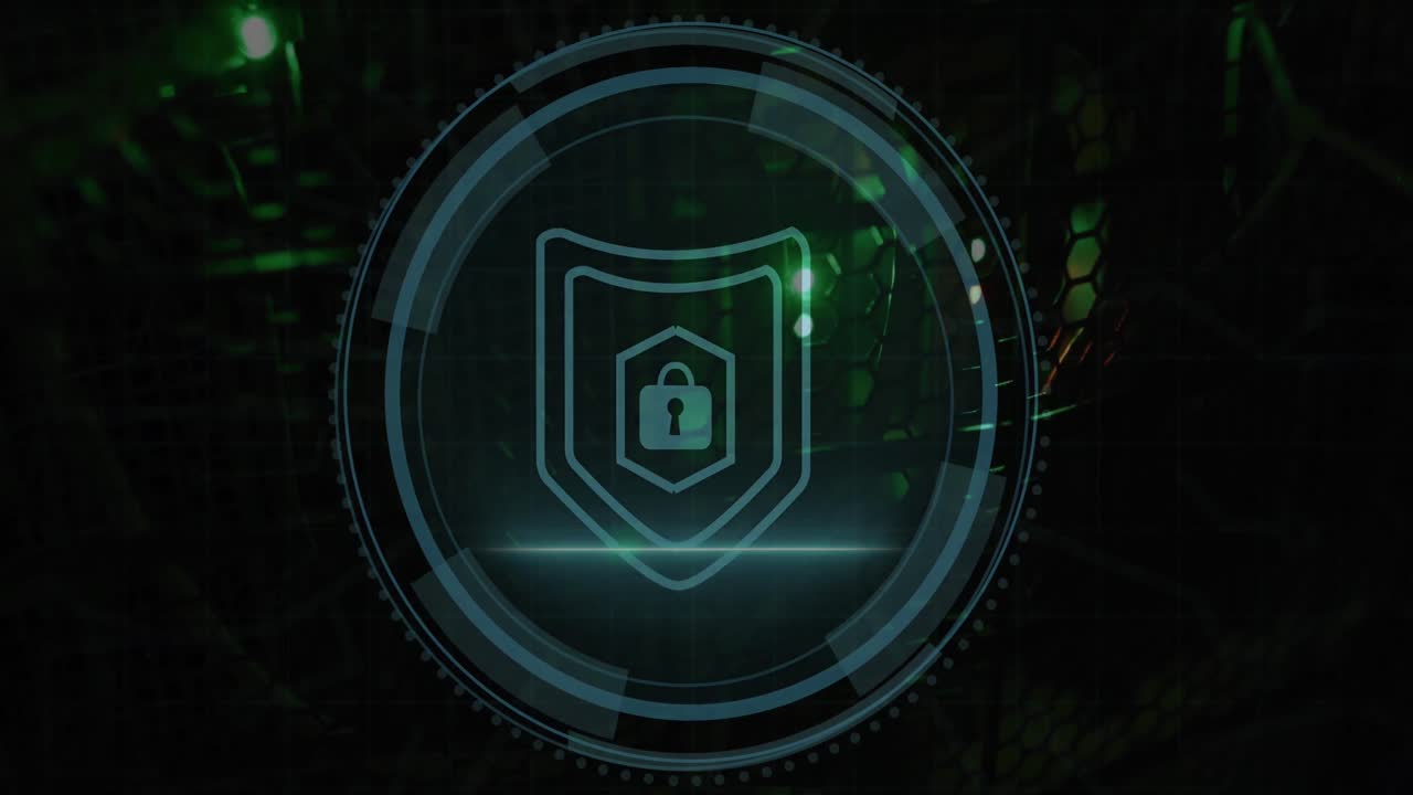 texto de seguridad cibernética sobre escáner redondo contra el primer plano de un servidor de computadora