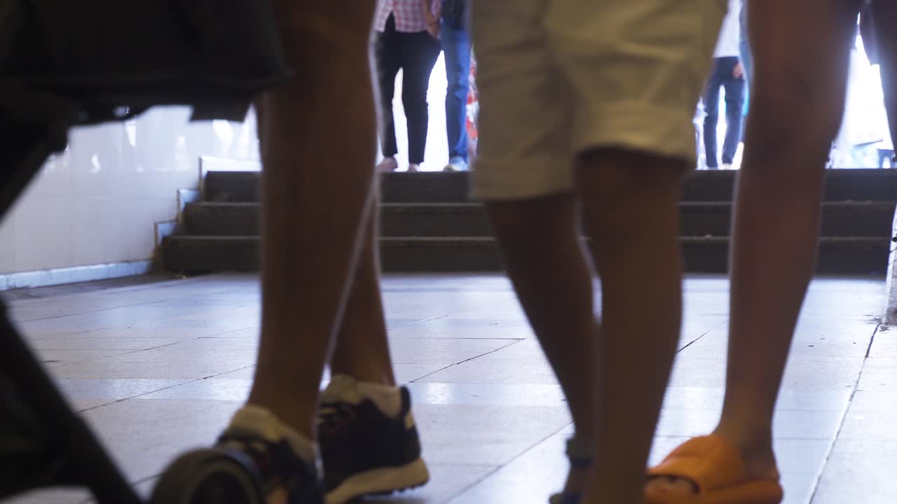 Kaki manusia berjalan