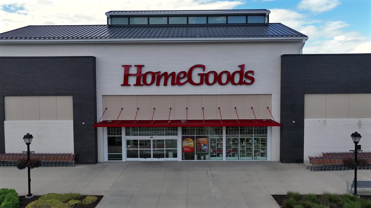 HomeGoods Store Exterior