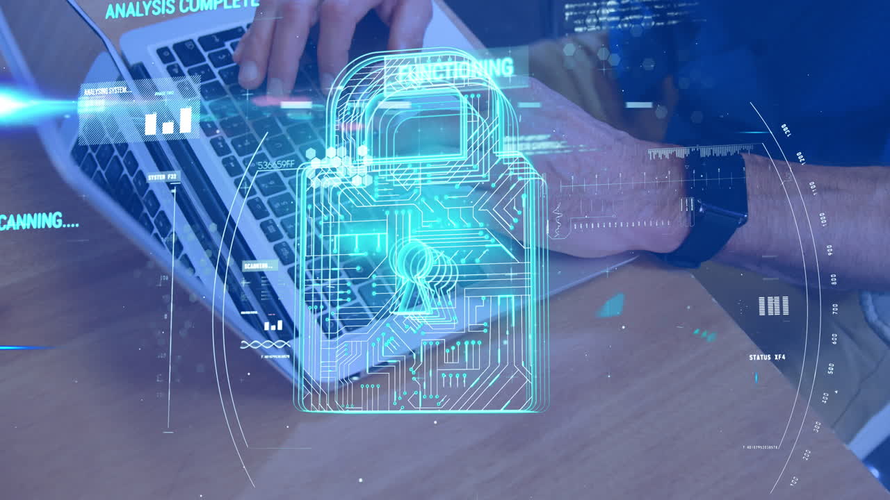 animación de candado y procesamiento de datos sobre hombre de negocios caucásico usando computadora portátil