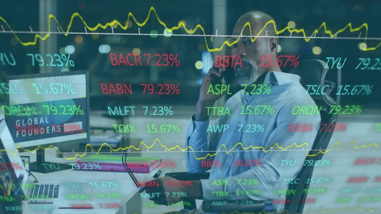 Animation von Finanzdatenverarbeitung über einem afroamerikanischen Geschäftsmann im Büro