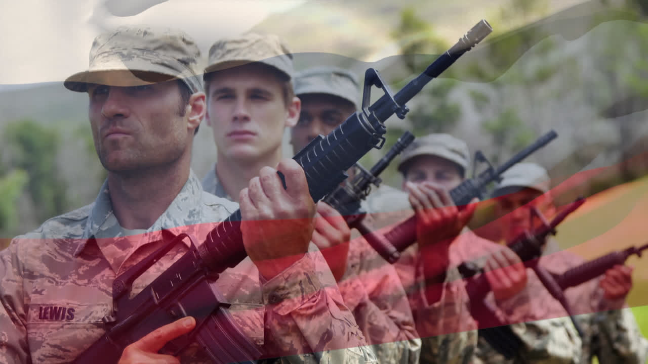 무기를 들고 있는 다양한 군인들 위에 흔들리는 러시아의 발의 애니메이션