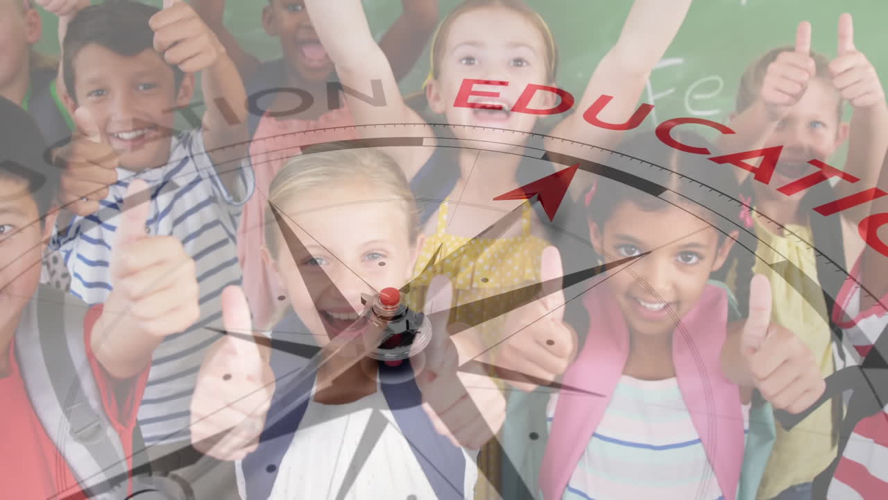 la brújula de la educación sobre los niños que vitorean.