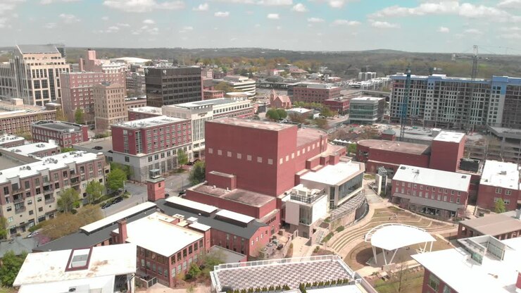 Centro di Greenville, Carolina del Sud. Paesaggio urbano, edifici e skyline.