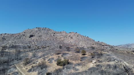 Schäden-Durch-Waldbrände-Auf-Rhodos,-Nachdem-Die-Feuerwehr-Griechenland-Verlassen-Hatte.-Rhodos-Brannte-In-Lindos,-Archangelos,-Masari,-Agathi,-Malonas,-Lardos,-Kalathos-Und-Asklepieion-Nieder