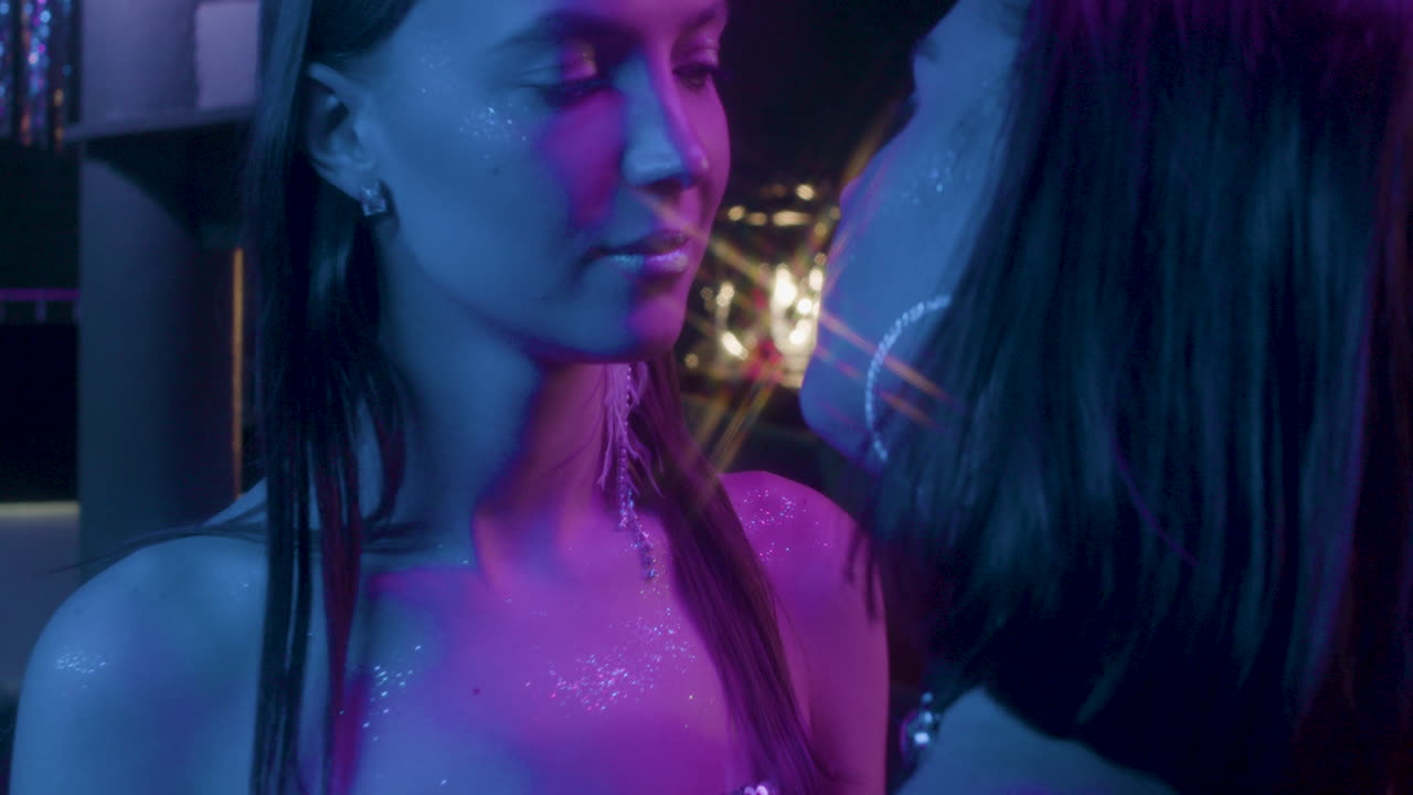 mujeres en una fiesta