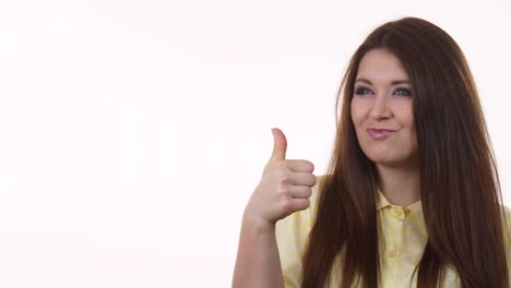 mujer haciendo el pulgar hacia arriba gesto 4k