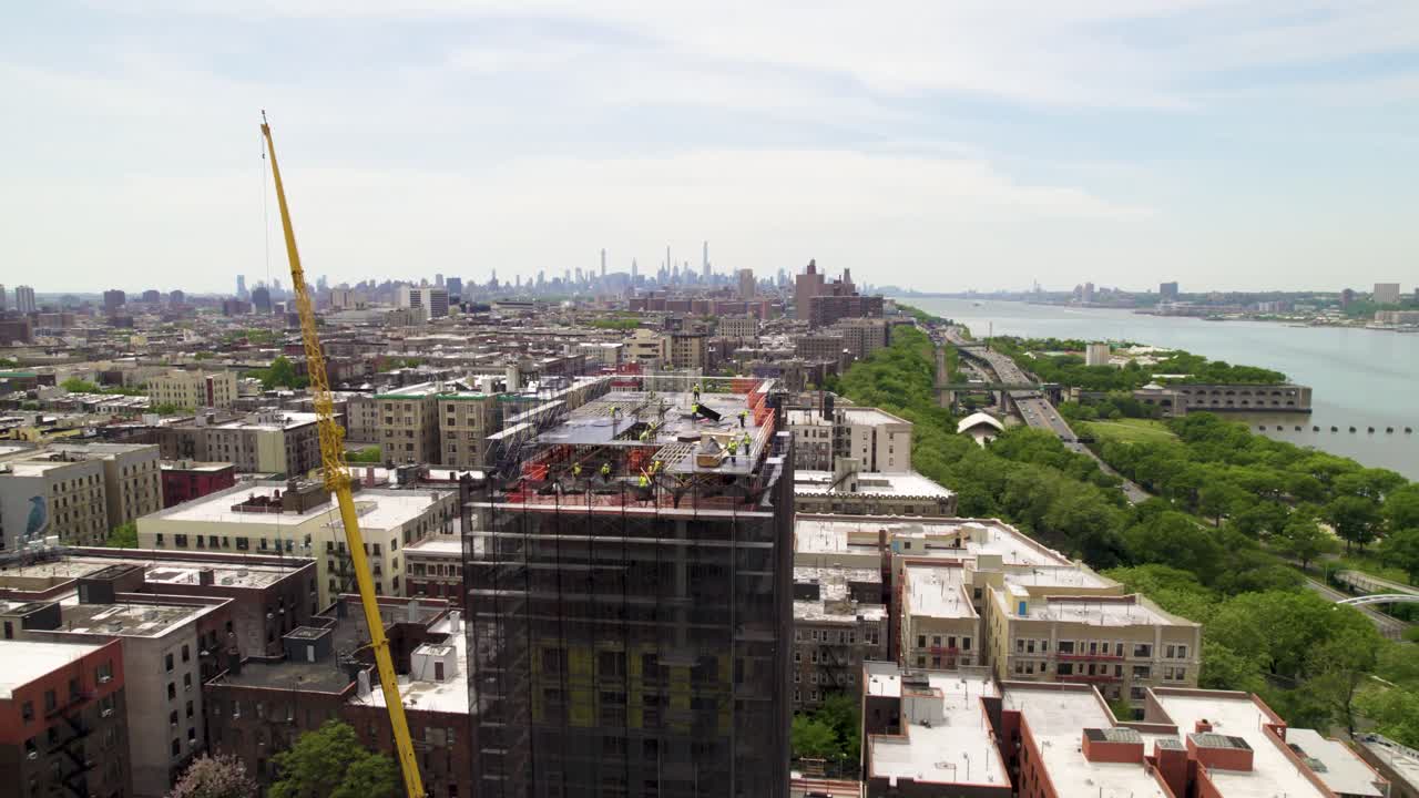 New building going up in New York City