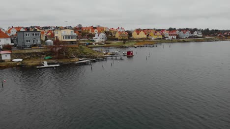 Aerial-View-Of-Picturesque-Houses-On-The-Swedish-Paradise-Island-Salto-In-Karlskrona,-Sweden-11