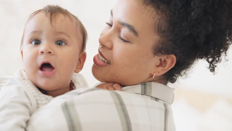 Mutter,-Umarmung-Und-Baby-In-Nahaufnahme-Zu-Hause-Zum-Kleben