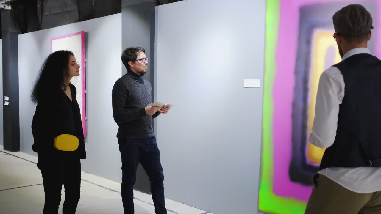 visitantes de galerías de arte