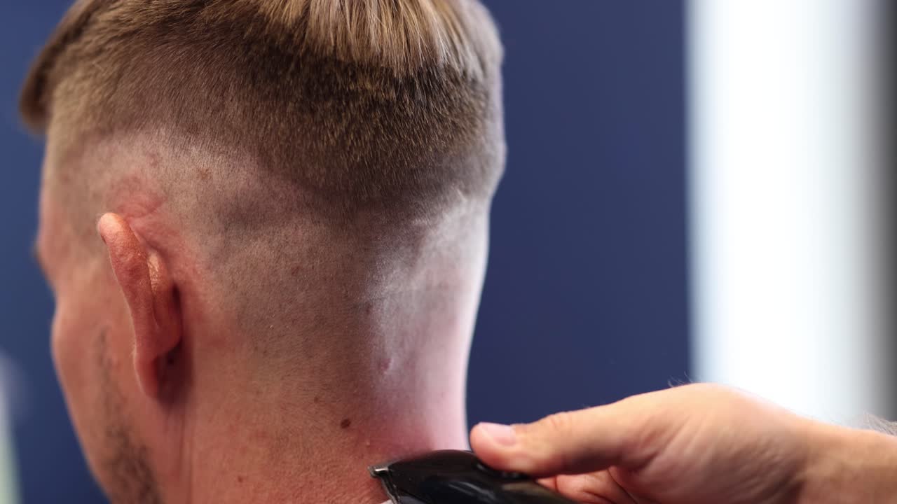 Haircut with trimmer