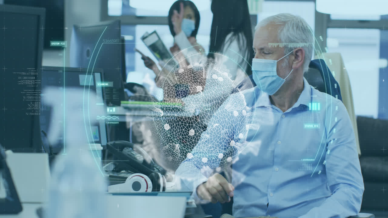 사무실에서 마스크를 쓰고 있는 동료들과 함께 통계를 보여주는 디지털 인터페이스의 애니메이션