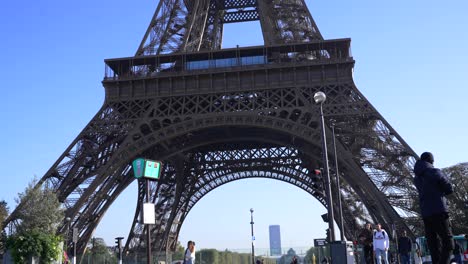 la torre eiffel en parís, francia