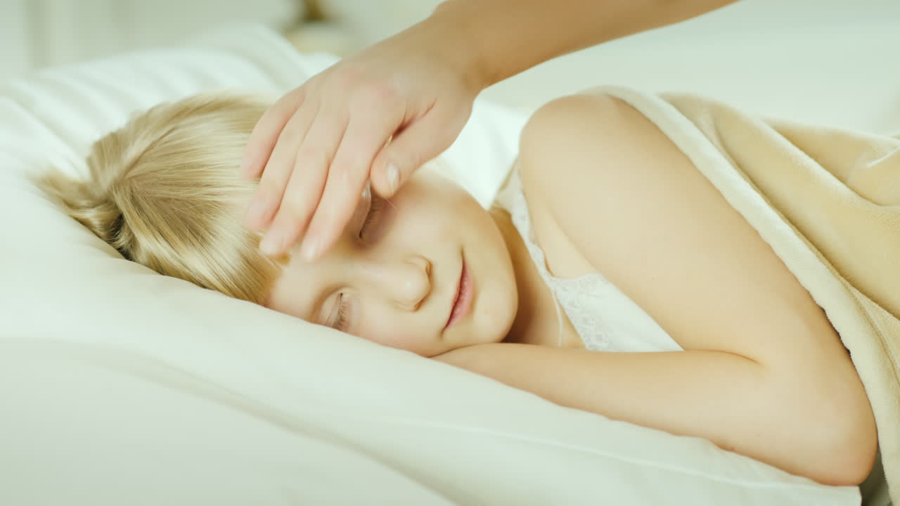 아이는 온도를 측정했습니다 03