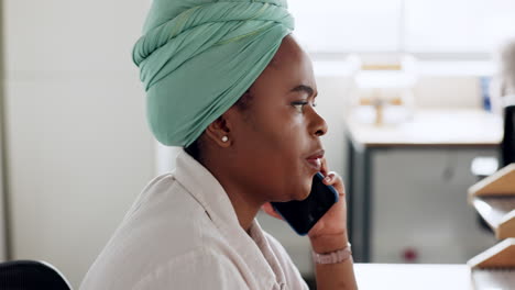 Administración,-Escritura-O-Mujer-Negra-En-Un-Teléfono