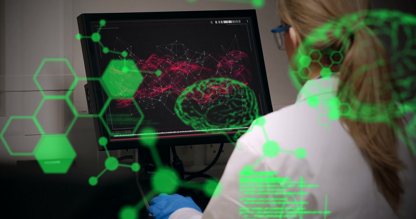 Animazione di formule chimiche ed elaborazione dati su una ricercatrice caucasica con un computer.