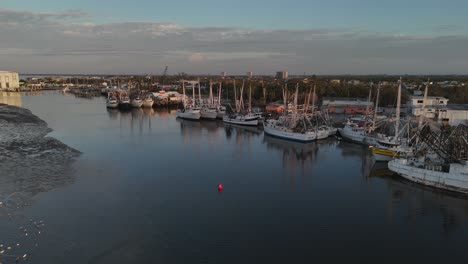 Commercial-vessels-at-Matanzas-Pass-in-the-morning