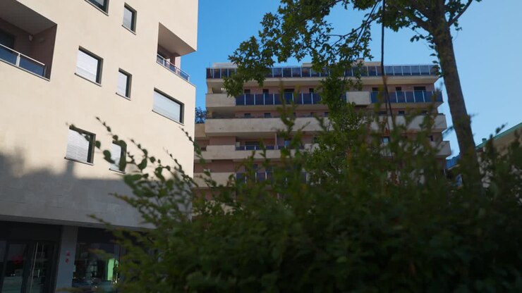 Área residencial de Vimercate na região da Lombardia, Itália