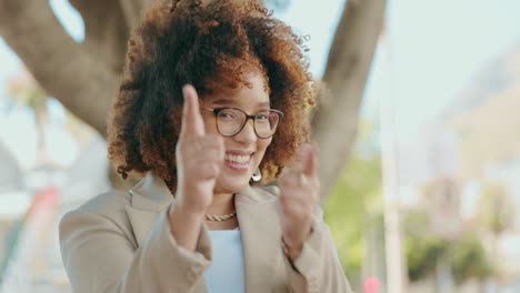 Business-woman,-city-and-finger-gun