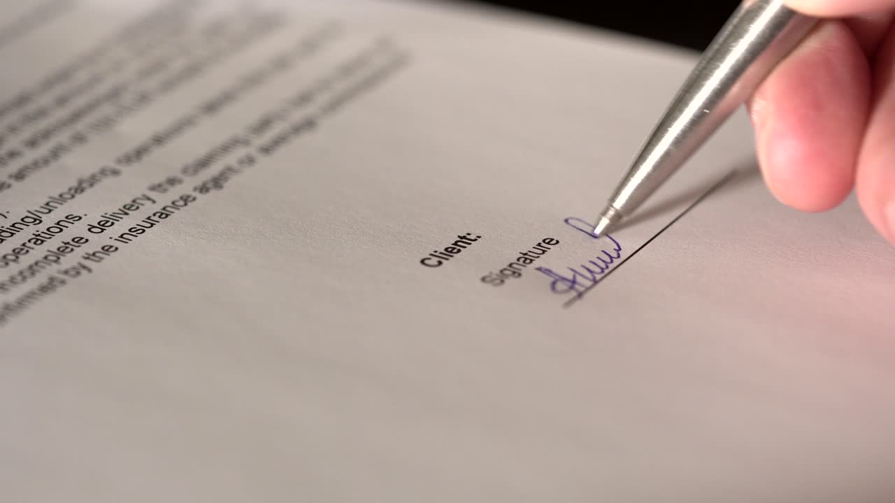 лицо, подписывающее документ