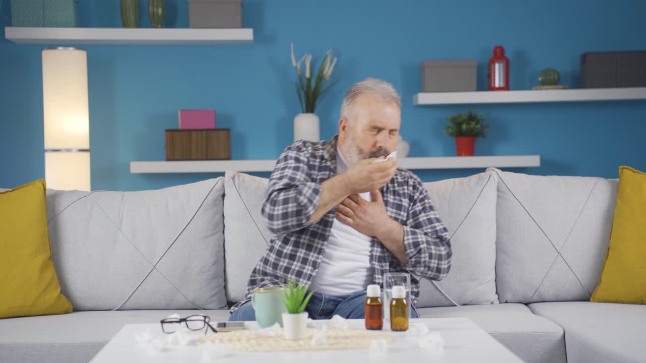 el hombre con la tos.