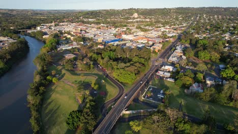 scenic drive sulla bruxner highway sulle rive del fiume wilsons a lismore, nuovo galles del sud, australia