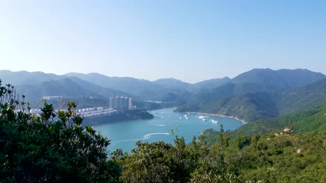 Paisaje-Hermoso-E-Impresionante-Bajo-El-Sol,-Paisaje-Marino-Pico-En-El-Sendero-Trasero-Del-Dragón,-Observando-La-Bahía-De-Tai-Tam,-Shek-O,-Hong-Kong