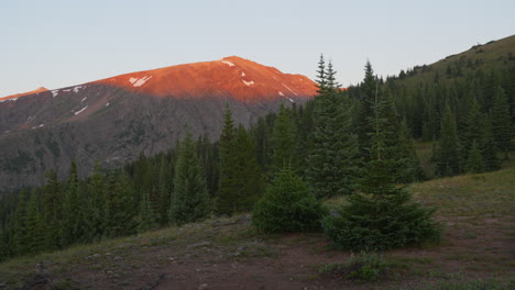 Cinematográfico-Amanecer-Monte-Dilema-Caminata-Montaña-Rocosa-Denver-Colorado-Cobre-Vail-Cima-Del-Mundo-Vista-Nieve-14er-Verano-Mañana-Breckenridge-Colligate-Picos-Impresionante-Pacífico-Montañas-Rocosas-Todavía