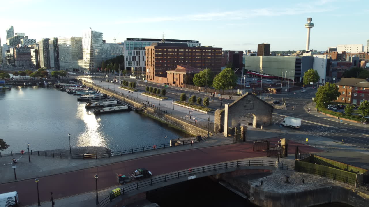 Vista aerea della città di Liverpool, nell'Inghilterra nord-occidentale, ripresa da un drone