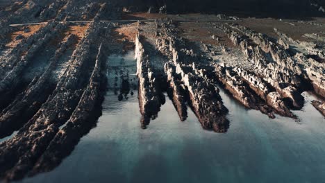 vista aérea del extravagante paisaje costero de la península de varanger