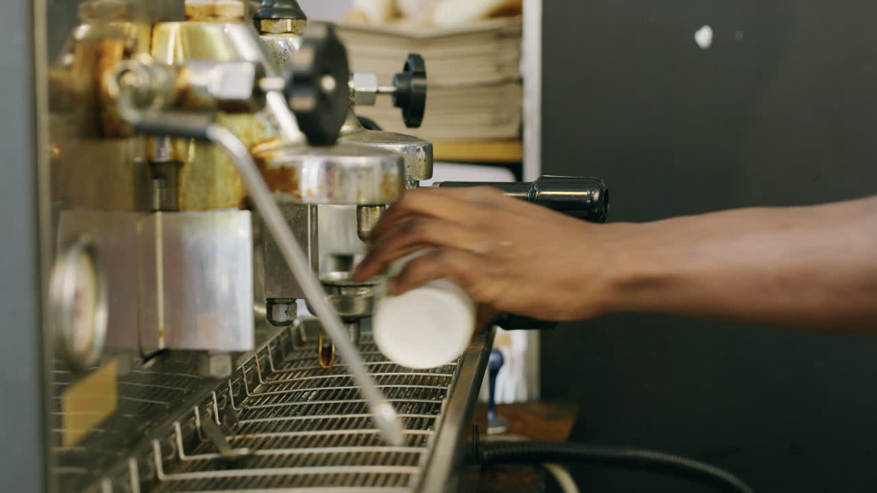 ¿alguien quiere un café?