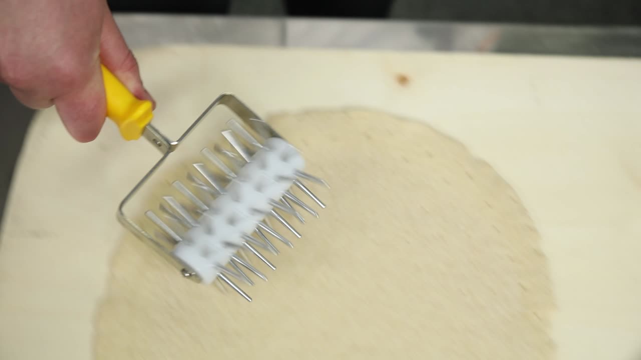 Preparare l'impasto per la pizza