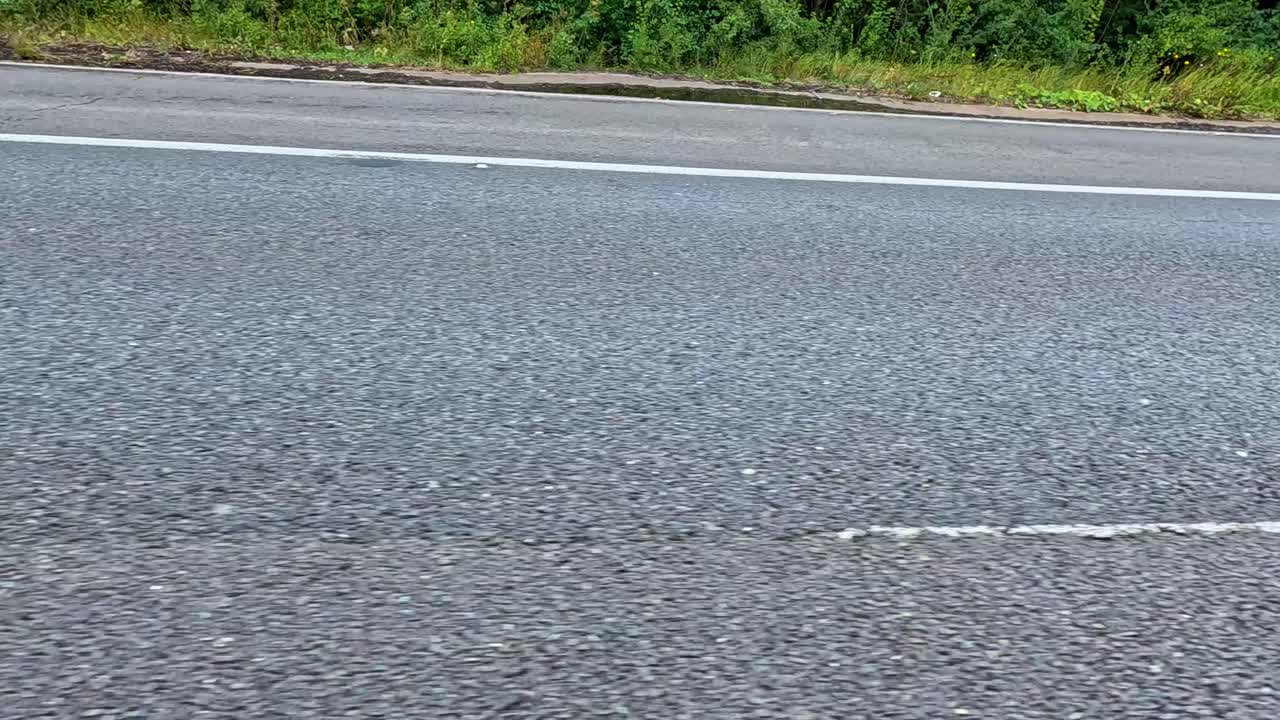 도로 구조와 표시의 근접 시각