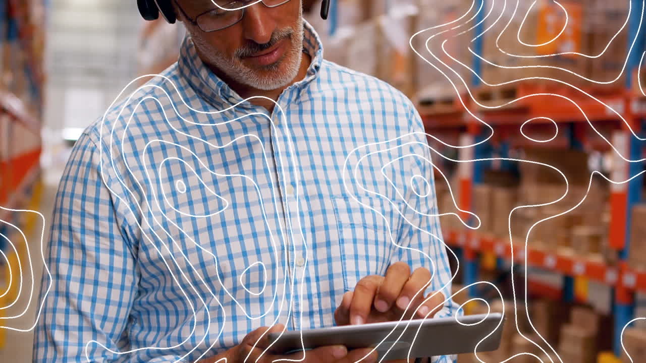 animación de líneas blancas sobre el hombre usando la tableta en el almacén
