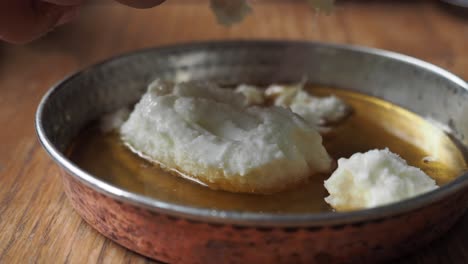 turkish yogurt with honey and bread